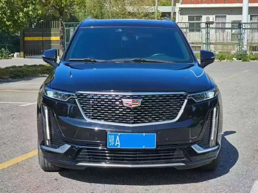 كاديلاك XT6 2022 2.0T فاخرة بالدفع الرباعي لستة مقاعد