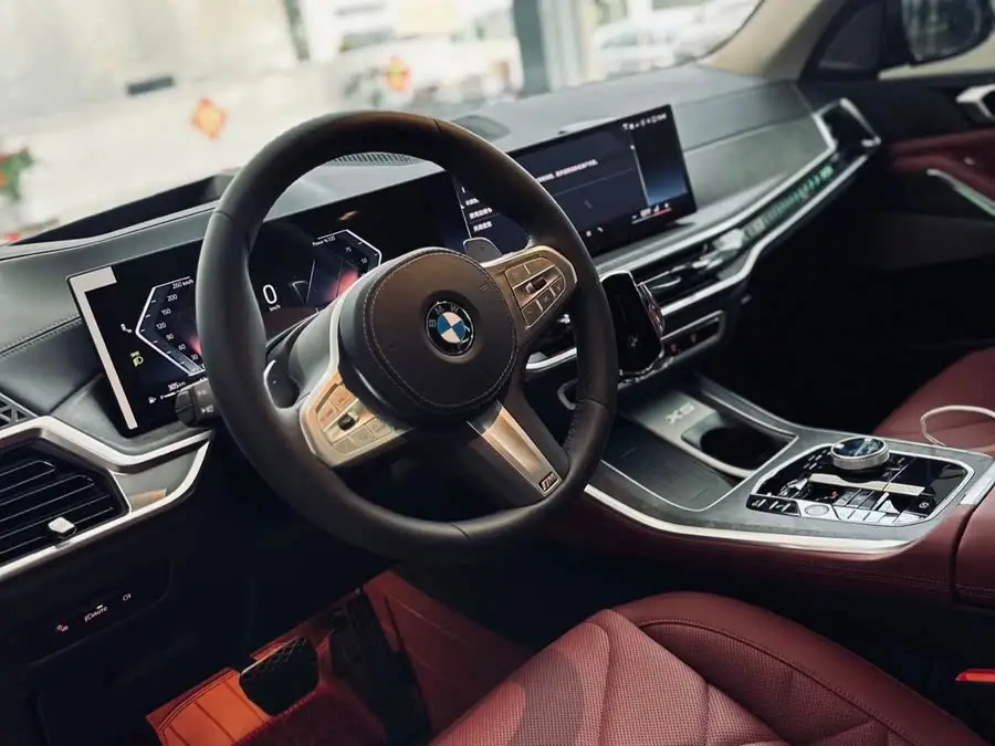 بي إم دبليو X5 2023 xDrive 30Li حزمة M الرياضية الفاخرة