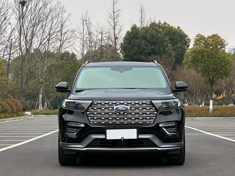 مستكشف 2020 EcoBoost 285 دفع رباعي تيتانيوم 7 مقاعد