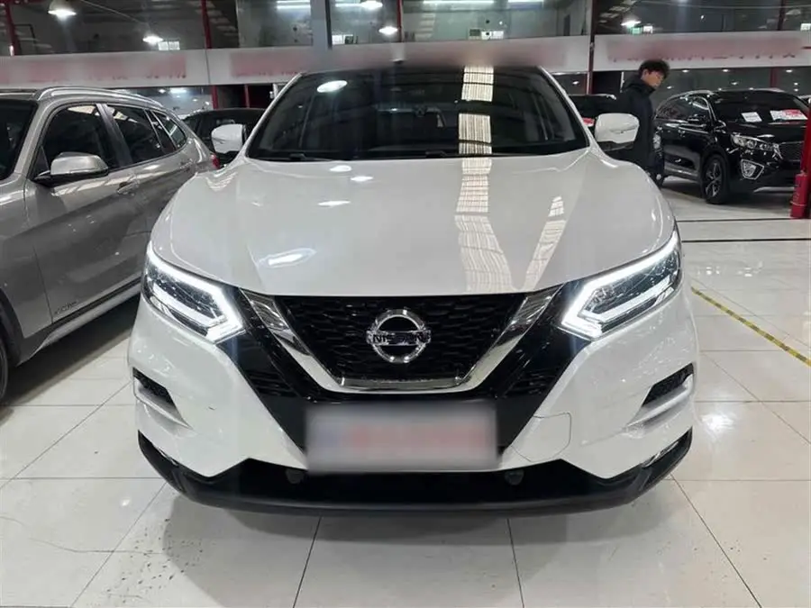 2022 نيسان قاشقاي 2.0 لتر CVT XV بريميوم