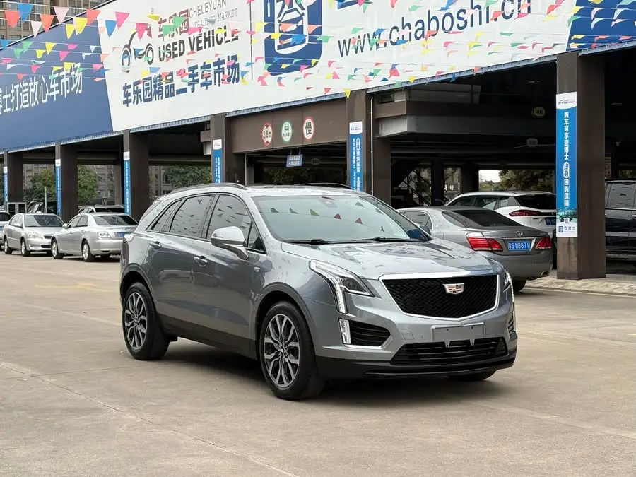 كاديلاك XT5 2022 2.0T دفع رباعي فئة الرفاهية (إصدار الطائر الطنان)