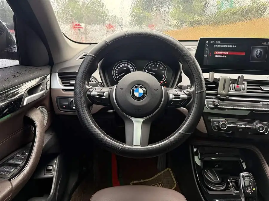 بي إم دبليو X1 2021 sDrive20Li الفاخرة