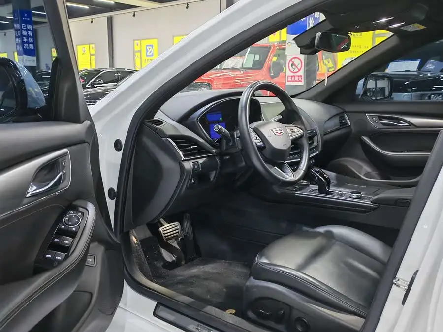 Cadillac CT5 2022 28T Luxury (Standard Edition)