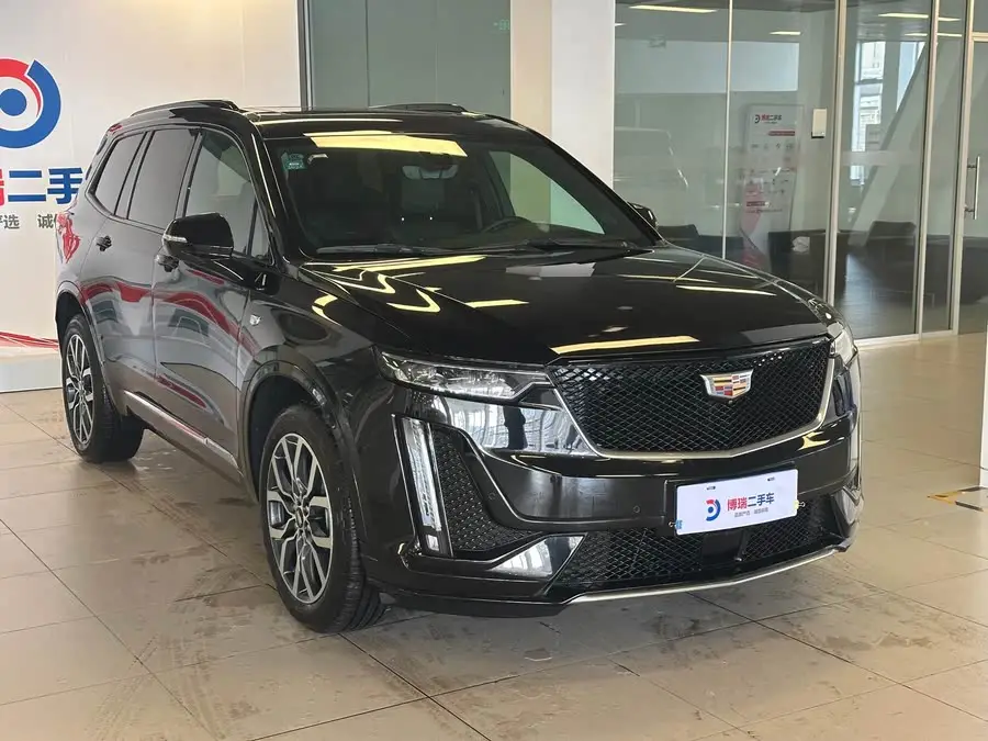 كاديلاك XT6 2022 2.0T ستة مقاعد دفع رباعي بلاتينيوم
