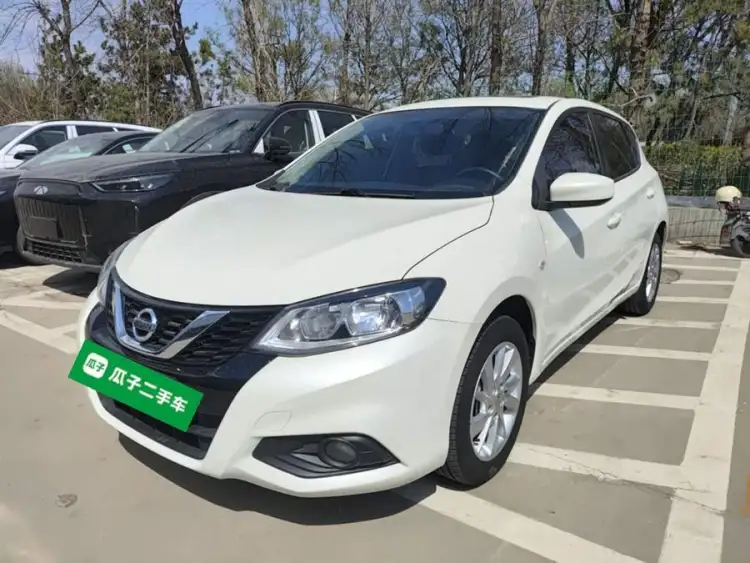 Nissan Tiida 2020 1.6L CVT Cool Edition