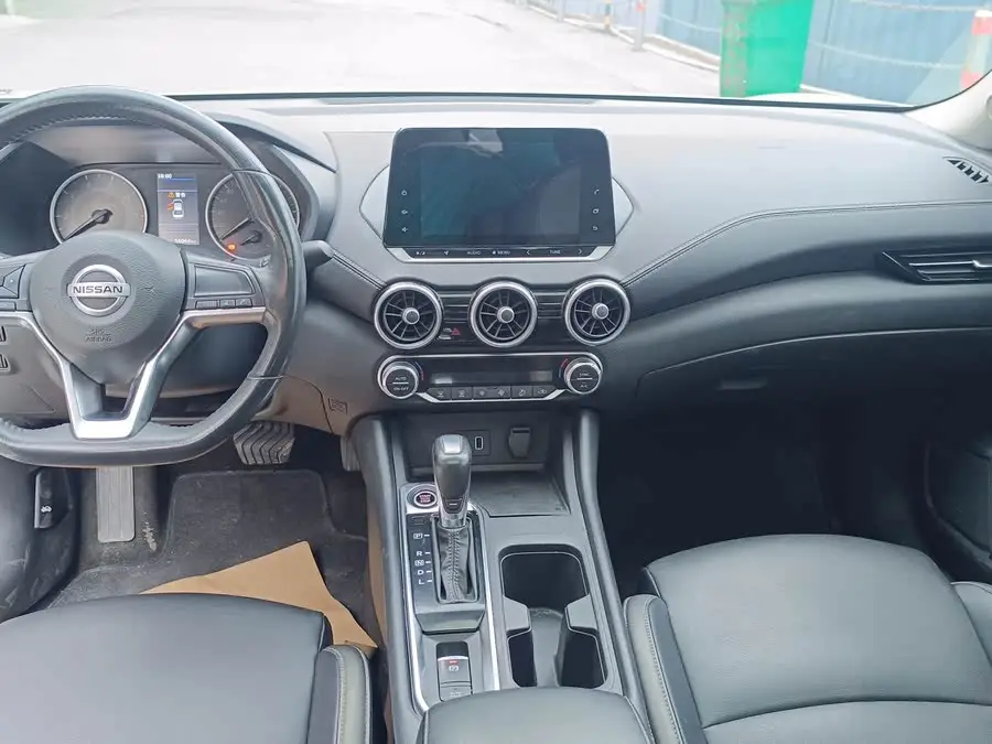 2022 نيسان سيلفي 1.6 لتر XL CVT نسخة استمتاع