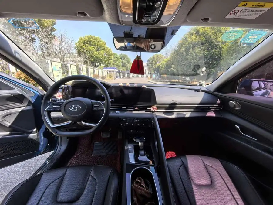 Elantra 2021 1.5L CVT LUX Premium Edition