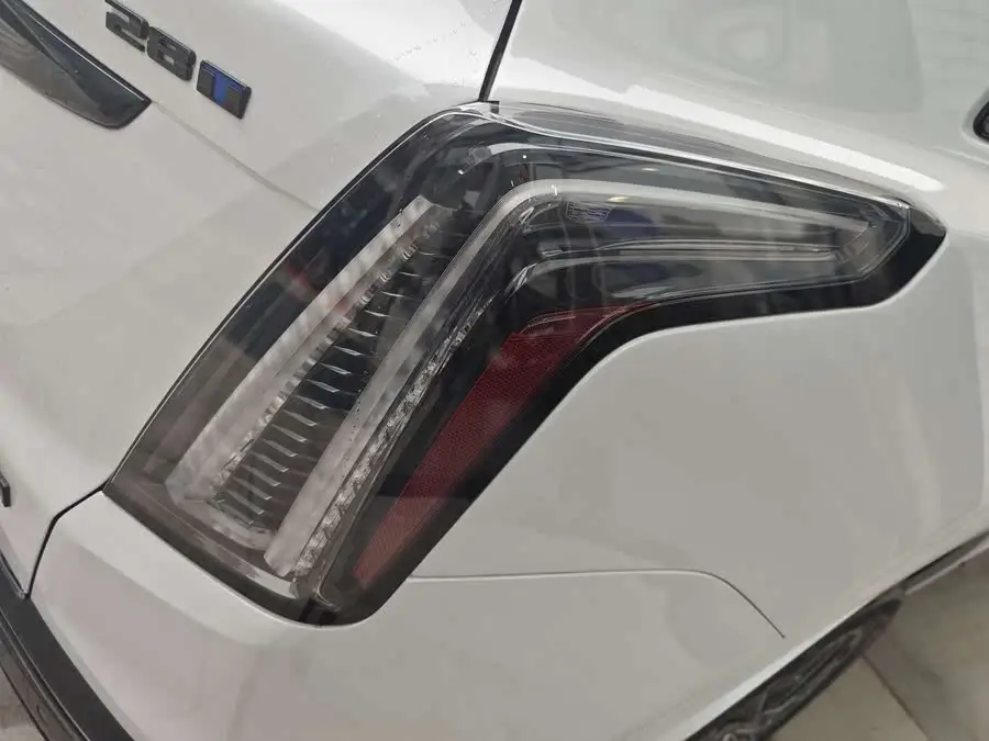 Cadillac XT5 2024 2.0T AWD Luxury (Hummingbird Edition)