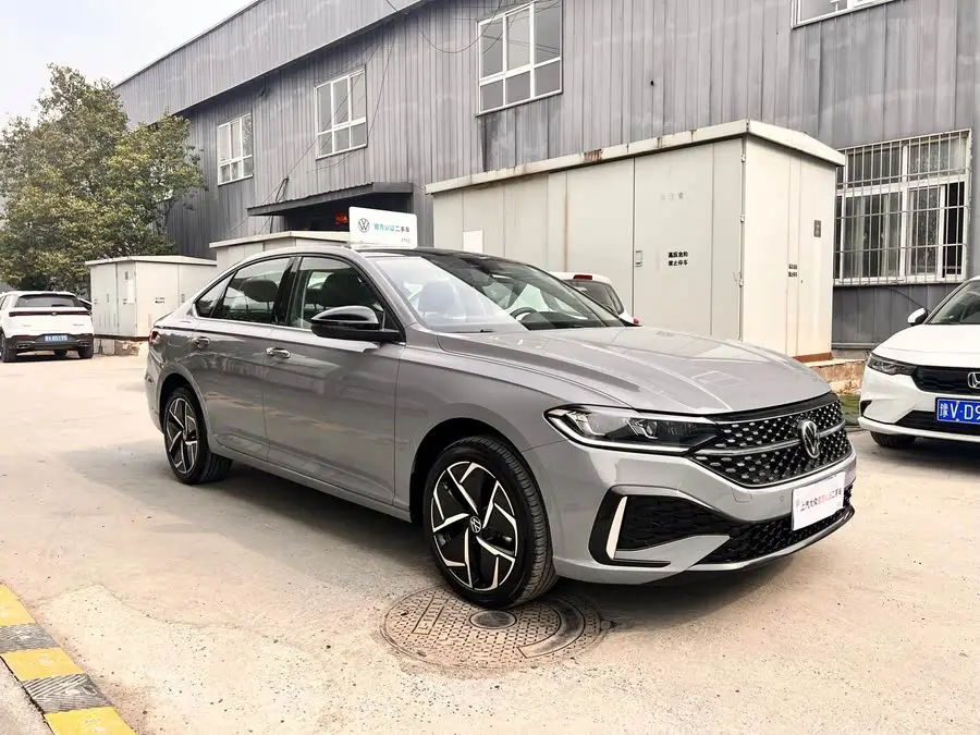 لافيدا 2023 300TSI DSG إصدار النجوم الأبدية