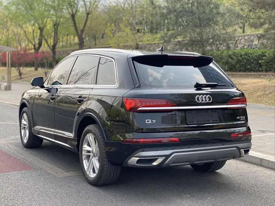 Audi Q7 2023 45 TFSI quattro S line Sport