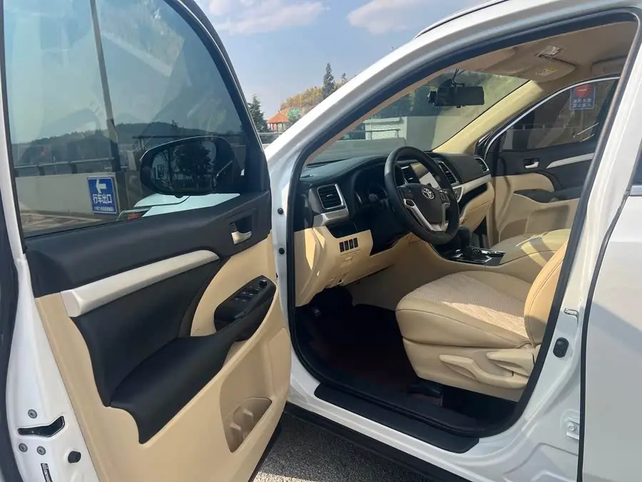 هايلاندر 2021 2.0T دفع رباعي نسخة النخبة 7 مقاعد