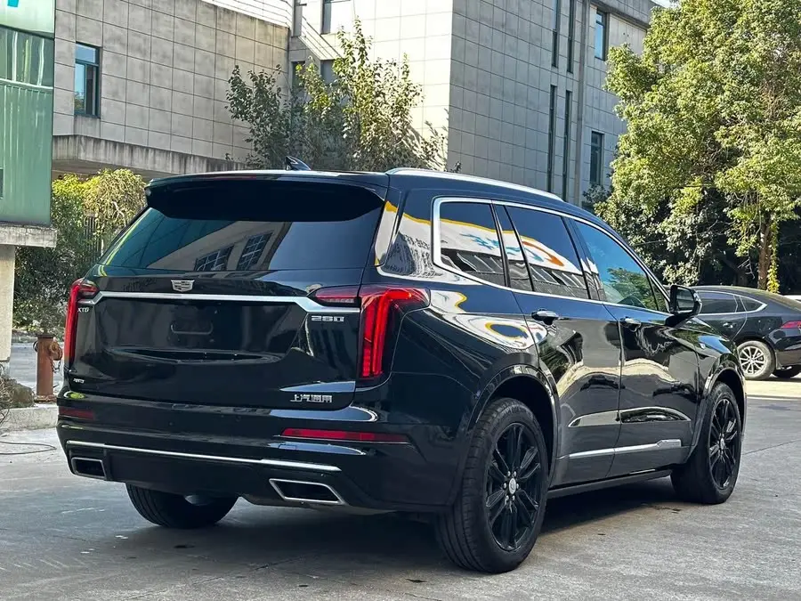 كاديلاك XT6 2021 28T طراز الفخامة 6 مقاعد