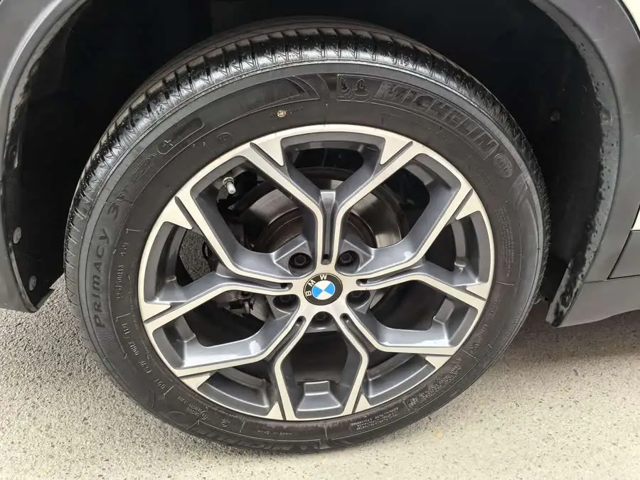 بي إم دبليو X1 2021 sDrive25Li الطراز الرائد