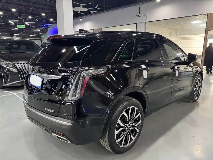 كاديلاك XT5 2022 2.0T دفع رباعي فئة متميزة