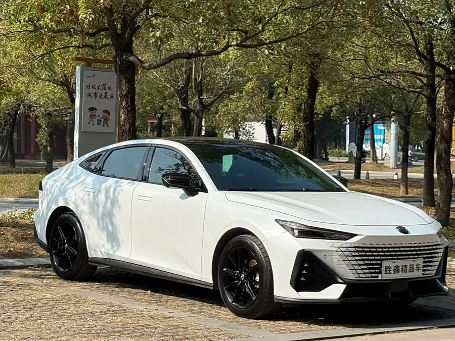 Changan UNI-V 2023 1.5T Premium