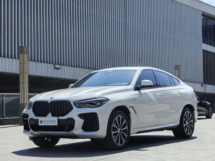 بي إم دبليو X6 2022 طراز معدل xDrive30i حزمة رياضية M
