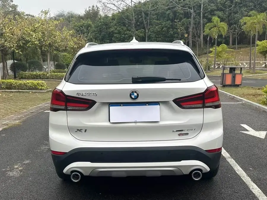 بي إم دبليو X1 2021 sDrive20Li النسخة العصرية