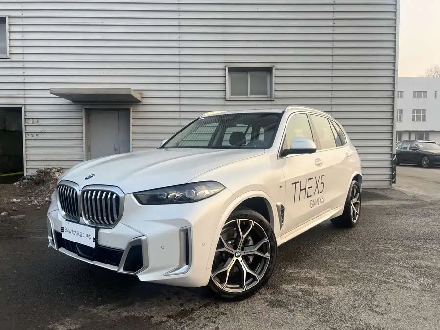 بي إم دبليو X5 2023 xDrive 30Li حزمة M الرياضية المميزة