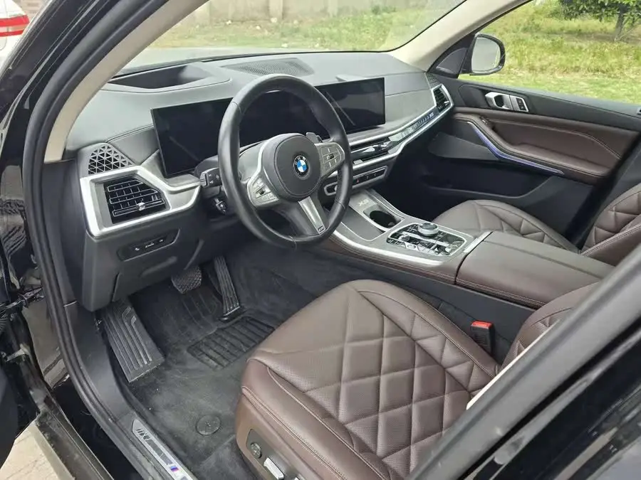 بي إم دبليو X5 2023 xDrive 30Li باقة M الرياضية الفاخرة ليلية