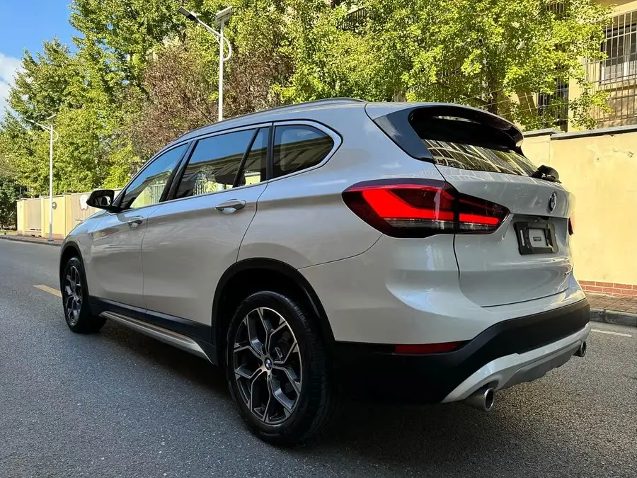 بي إم دبليو X1 2021 sDrive20Li الفئة الفاخرة