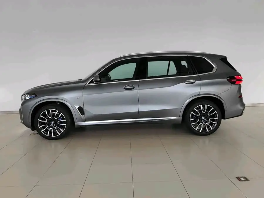 BMW X5 2023 xDrive 40Li Exclusive M Sport Night Package