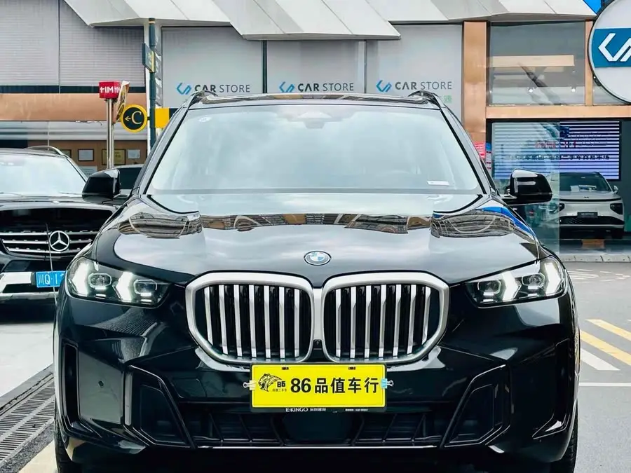 بي إم دبليو X5 2023 xDrive 30Li حزمة M الرياضية الليلية الحصرية