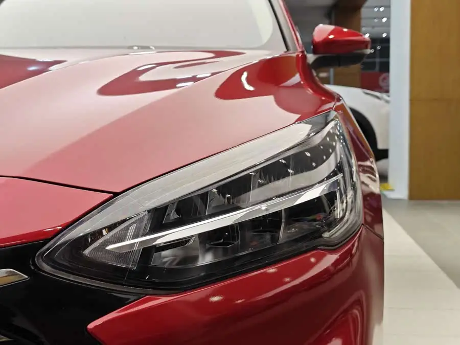 فورد فوكس 2021 سيدان إيكوبوست 180 أوتوماتيكي تريند