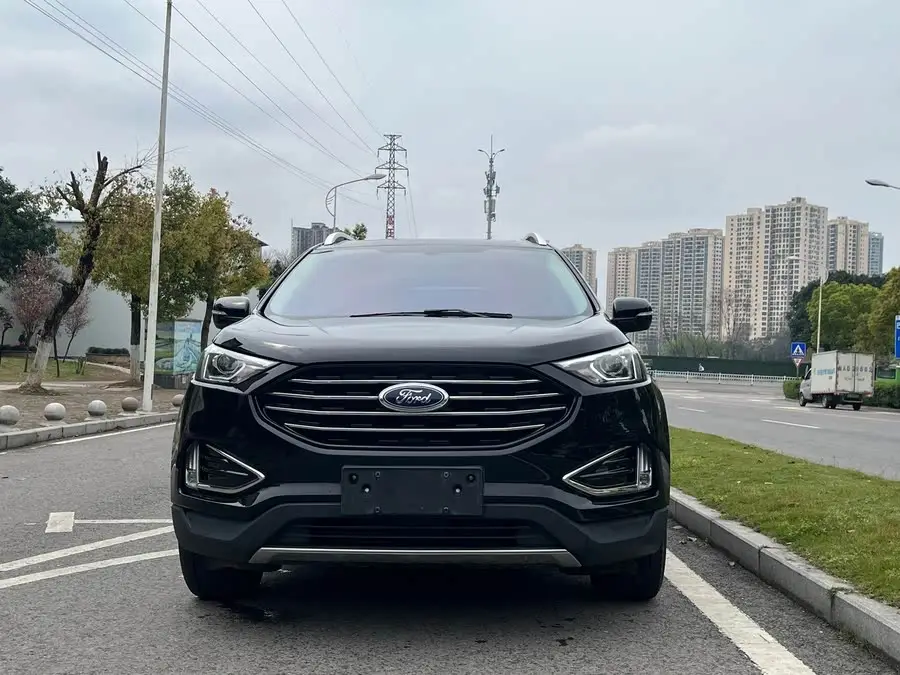 2020 Ford Edge EcoBoost 245 FWD Platinum 5-seater