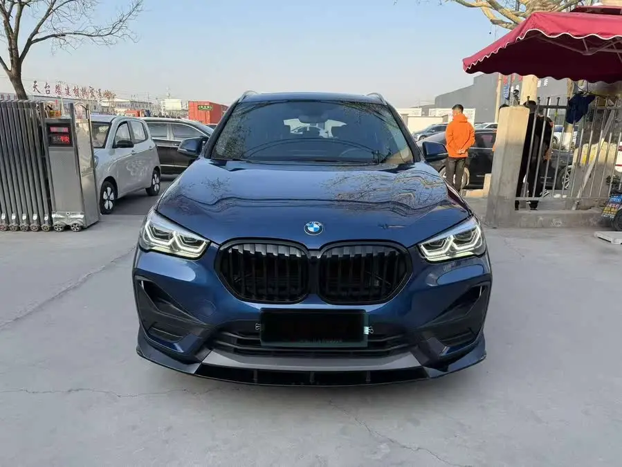 بي إم دبليو X1 2022 sDrive25Li النسخة الرائدة