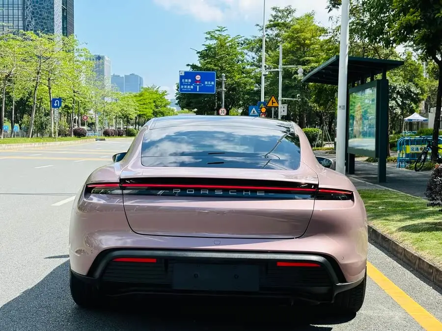 تايكان 2022 موديل