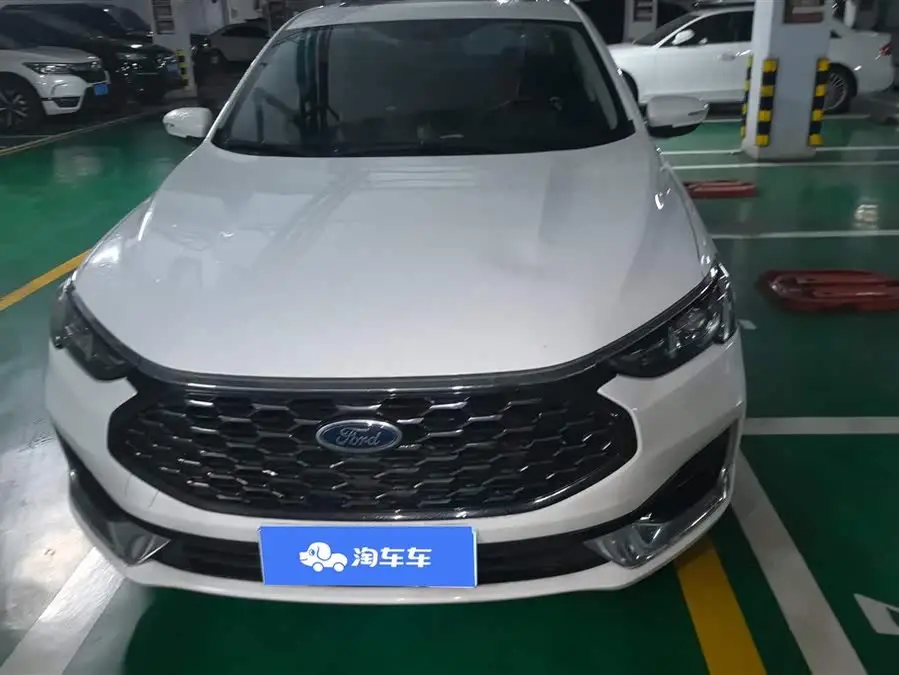 Ford Focus 2021 1.5L Automatic Diamond Edition