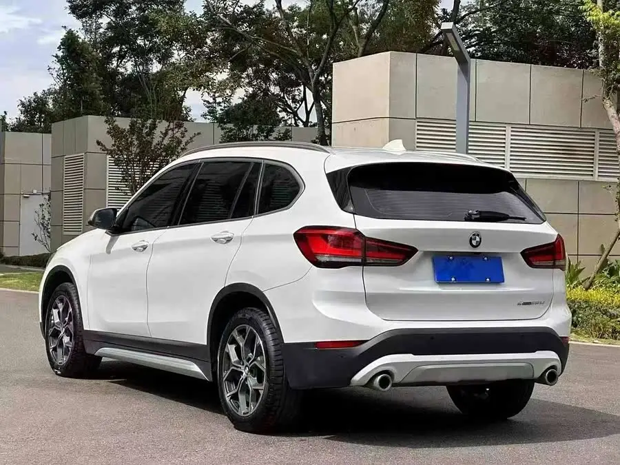 بي إم دبليو X1 2022 sDrive20Li إصدار الموضة