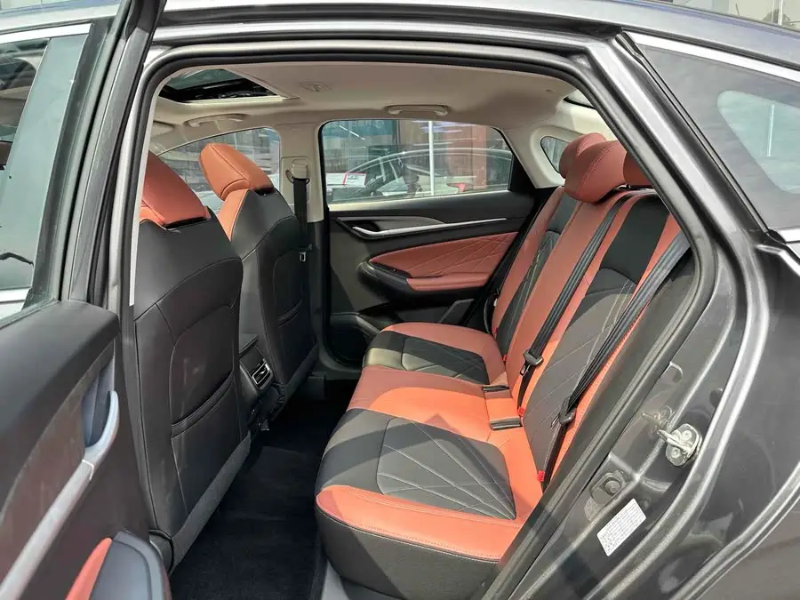 ييدونغ 2024 بلس بلو ويل NE 1.4T GDI DCT نسخة عالية الطاقة