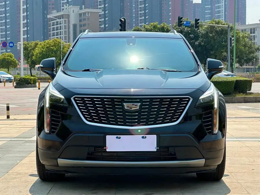 كاديلاك XT4 2021 28T فئة التقنية ذات الدفع الأمامي