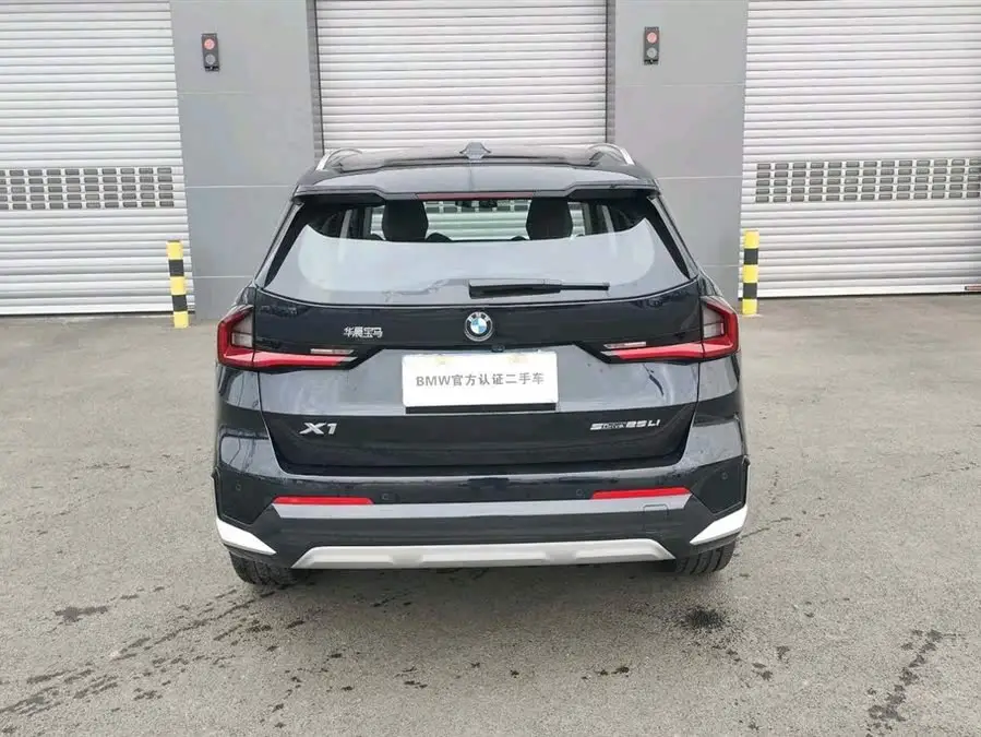 بي إم دبليو X1 2023 sDrive25Li حزمة تصميم X