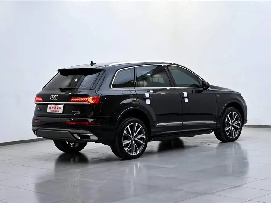 Audi Q7 2023 55 TFSI quattro S line Sport