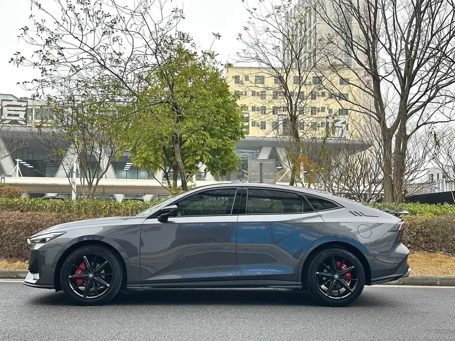 Changan UNI-V 2023 1.5T Premium