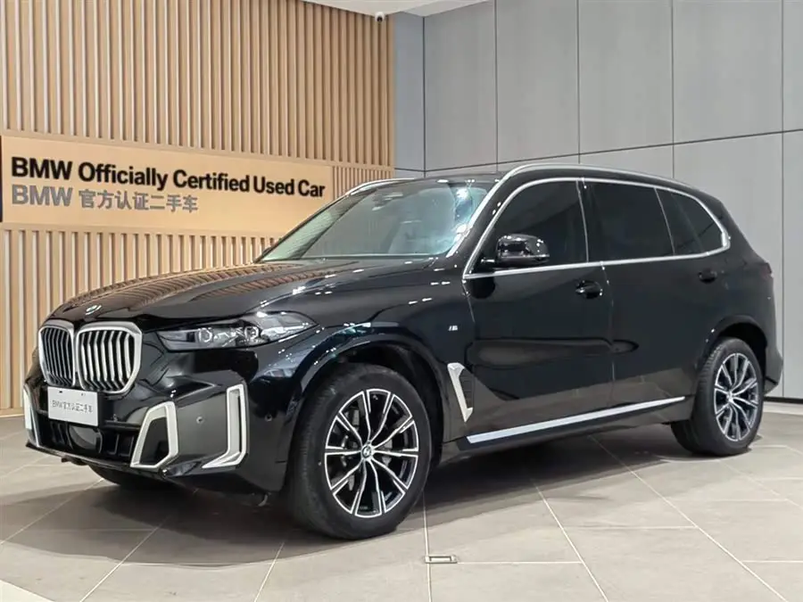 بي إم دبليو X5 2023 xDrive 30Li حزمة M الرياضية