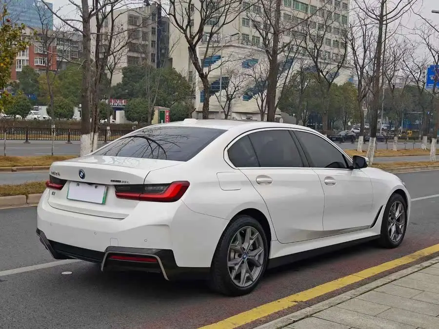 بي إم دبليو i3 2024 eDrive 35 L