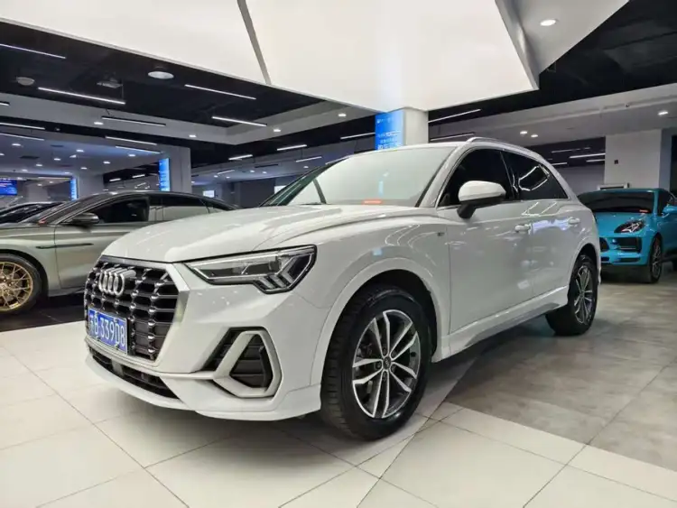 Audi Q3 2021 35 TFSI Attraction Dynamic