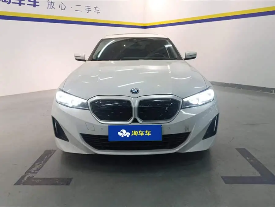 بي إم دبليو i3 2024 eDrive 35 L