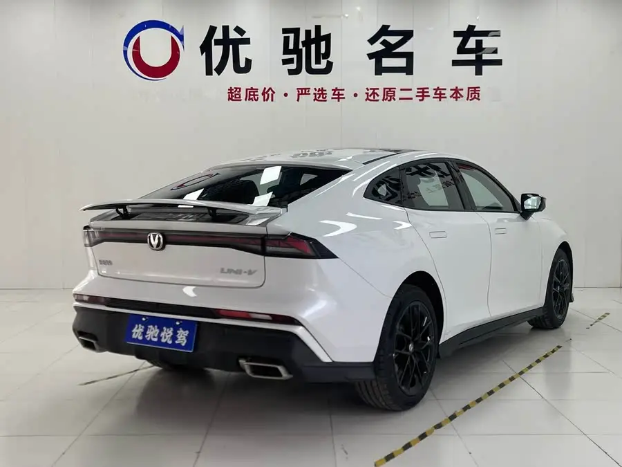 شانجان UNI-V 2024 1.5T الفاخرة