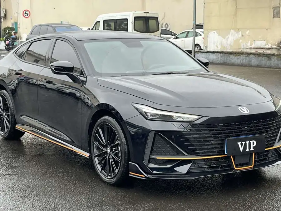 شانجان UNI-V 2022 1.5T نسخة رياضية