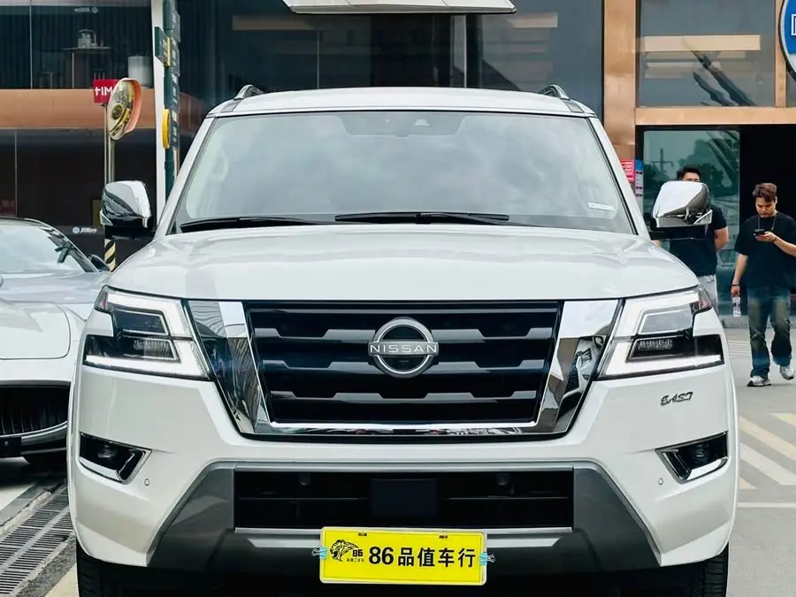 2023 نيسان أرمادا 5.6 لتر النسخة الرائدة من الأسطول الذي لا يقهر