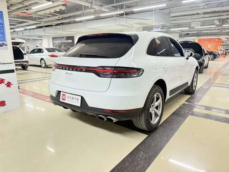 2021 Macan 2.0T