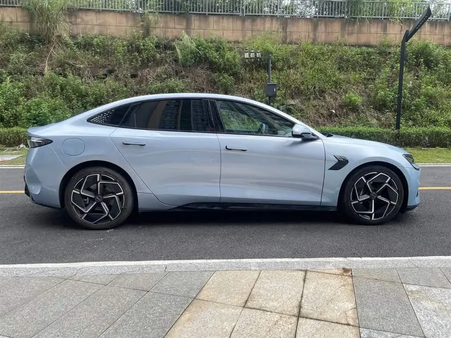 سي ليو 2022 طراز 700 كم النسخة ذات الدفع الخلفي طويل المدى