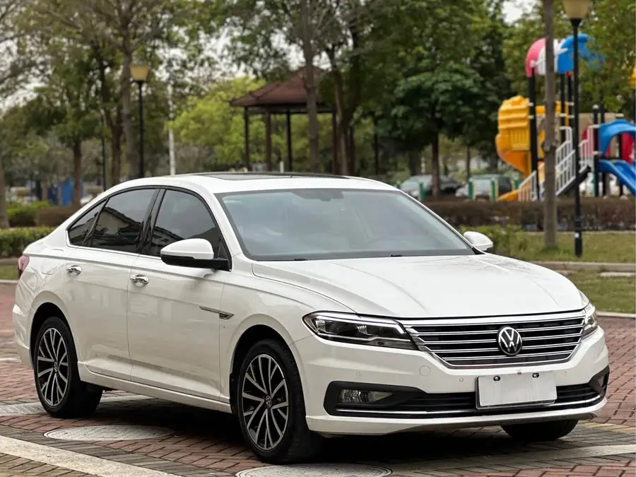 لافيدا 2022 280TSI DSG الفاخرة