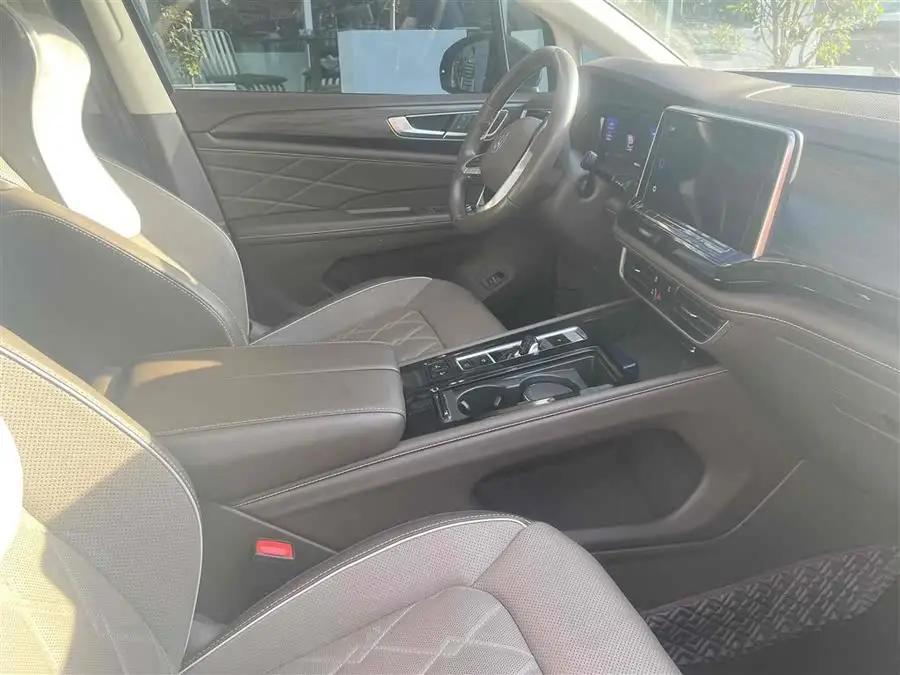 2022 Volkswagen Viloran 380 TSI Premium