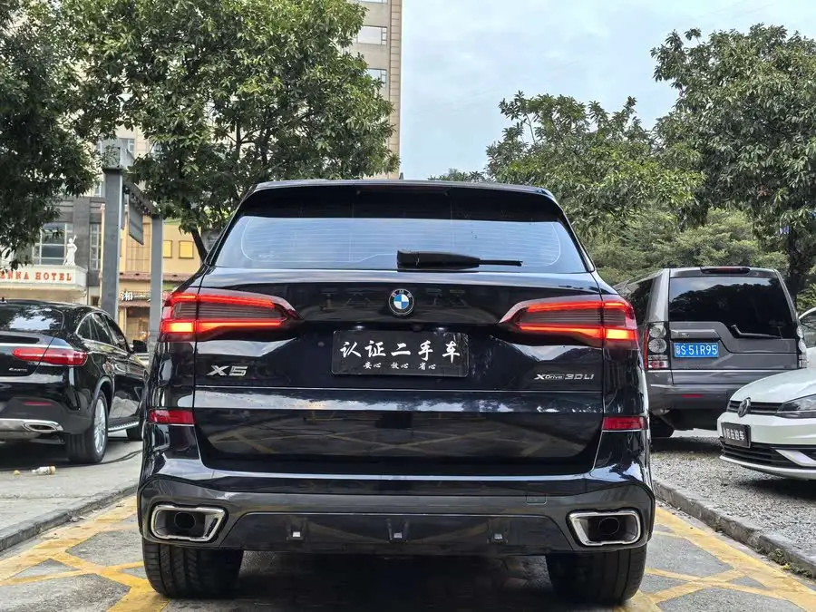 بي إم دبليو X5 2022 xDrive 30Li حزمة M الرياضية الفاخرة