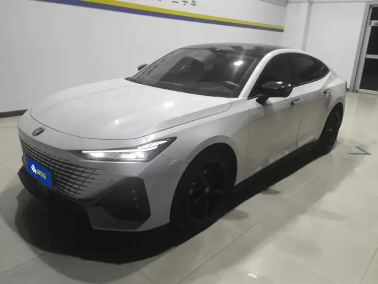 Changan UNI-V 2022 1.5T Deluxe